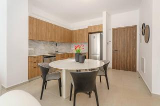 Kalamon Luxury Suite 105 w Pool & Gym - 2