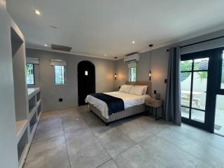 One-Bedroom apartment in Somerset West - 5