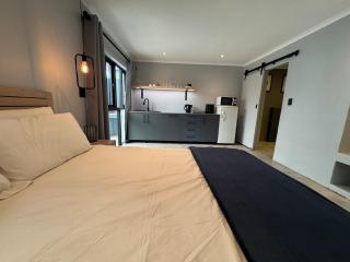 One-Bedroom apartment in Somerset West - 1
