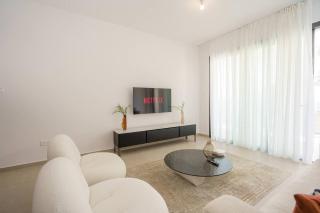 Kalamon Luxury Suite 105 w Pool & Gym - 9