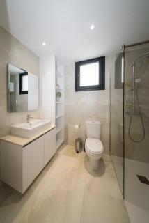 CasaMar - Upscale One-Bedroom Apartment by the Sea - Larnaca - 6