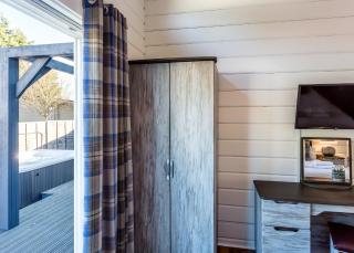 Roydon Marina Village - 9