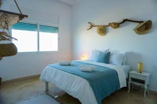 La Vague Bleue apartment with feet in the water - 2