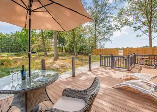 Woodland Lakes Boutique Lodges - 5