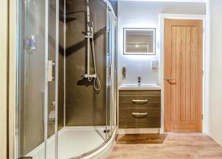 Woodland Lakes Boutique Lodges - 5