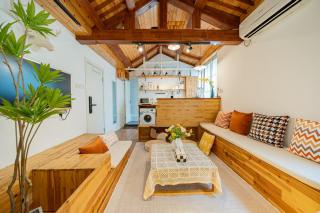 Shanghai Hills&XING 274AB Family Homestay Tianzifang Old House Apartments - 1