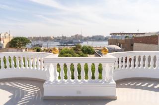 Home of ISIS Guesthouse - 6