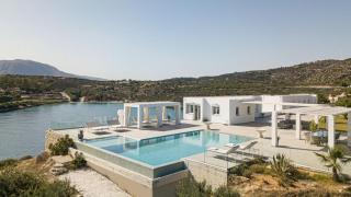 Seafront Luxury Escape With Infinity Pool - 0