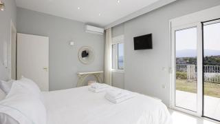 Seafront Luxury Escape With Infinity Pool - 8