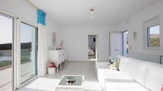 Seafront Luxury Escape With Infinity Pool - 9