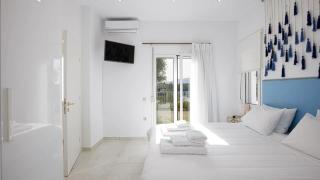 Seafront Luxury Escape With Infinity Pool - 2