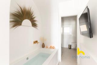 Relaxing Baths & Fireplace Nights Near Acropolis - 3