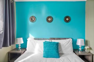 Elegant 4 Bed House - Parking and Garden -Sleeps 8 - 7