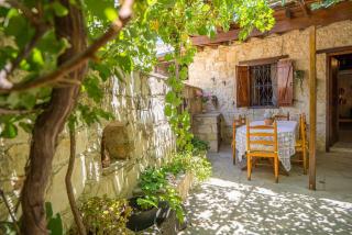 Maison Des Vignes Lofou - 3