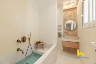 Hideaway near Acropolis, Hammam Shower, Fireplace! - 1