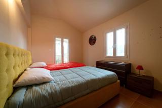 Hubstay Hillside Residence with Private Jacuzzi - 5