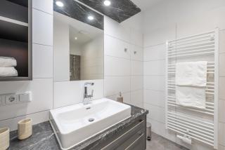 Drei Berge Blick - by myNests - 1