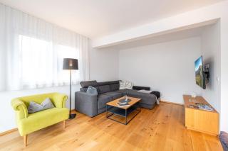 Drei Berge Blick - by myNests - 6