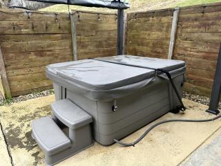 Lovely Weekend Getaway Rental near Edgar Evins State Park in Tennessee - 2