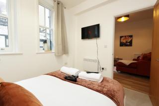 2 Bed, Sleeps 8 Ledbury High Street - 3