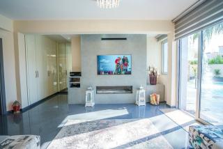 Royal Nissi Mansion 3 bed lower part of villa - 7