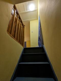 Cosy cottage, sleeps 4, near trails, own parking - 7