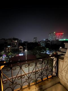 Golden Hotel - 6