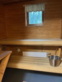 Kotimaailma - Tilava saunallinen kolmio Salossa - 8