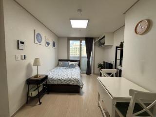 Balcony Room with City view - 0