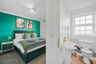 Lovely 4 Bedroom House in Central York - Sleeps 10 - 1