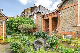 Primrose Hill House, Bedroom with King Bed, Mezzanine Super-King, Double-Height Living Room - London - 7
