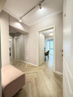 Pink Story by Glam Apartments Airport Area - 3