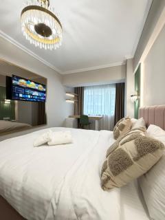 Pink Story by Glam Apartments Airport Area - 8