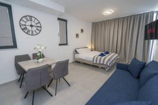 Hubstay - Seaview Suite 49 in Mackenzy Larnaca - Larnaca - 2