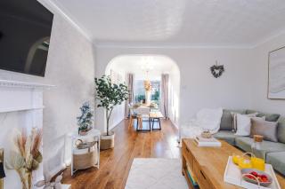 Peaceful 3 Bedroom Detached Home with Parking, 7 mins to Chester - 9