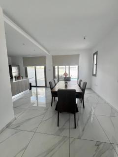 Hubstay - Seaview Villa Oriana in Larnaca - 1