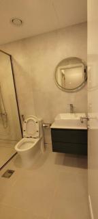 Marina Crown 1 BR Modern Apartment Full Sea View - 4