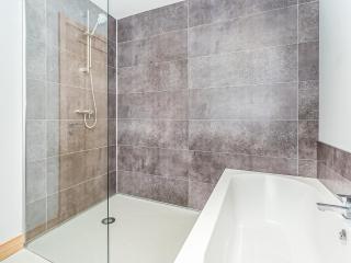 High Tide - Uk44283 - 2