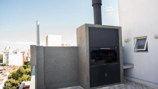 Luminoso en último piso. Con laundry, parrilla y pileta - 9