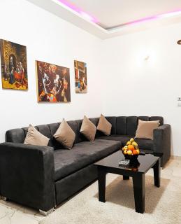 stylish cozy one bedroom apartment - 0