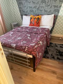 Romford Town House - 4-5 Bedroom - 3