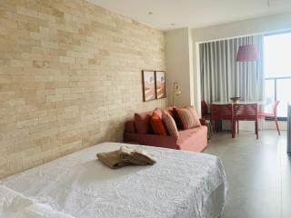 Loft com Vista Mar Incrível Piscina Academia Garagem no Lugar mais nobre de Salvador - 1