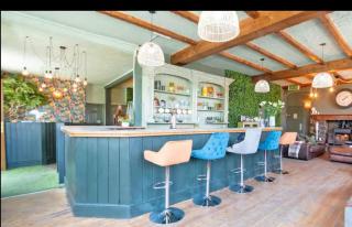 Private pub and inn waterfall country Escape - 1