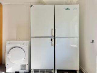 Workers Peaceful Apartment - 4 BR - 1 Bath - Volvo - Parking - 4