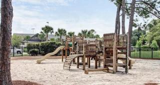 Fairway Breeze - Coastal retreat w pool access - 9
