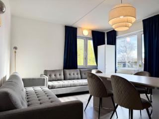 Workers Apartment - 3 BR - 7 Beds - TV in each room - Parking - 0