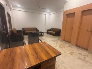 Awadh Savitri Homestay - 9