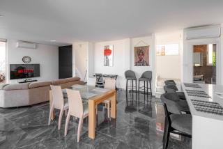 Hubstay - The Royal Palace Lux Private Pool - 3