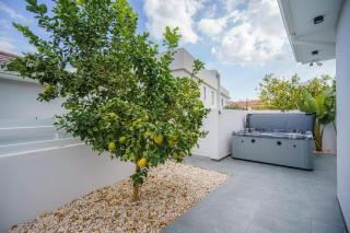 Villa Oro Hills w private hot tub jacuzzi - 8