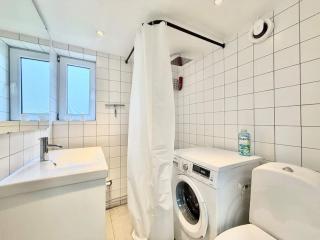 Workers Cottage - 2 Beds - Free Parking -Volvo - 5